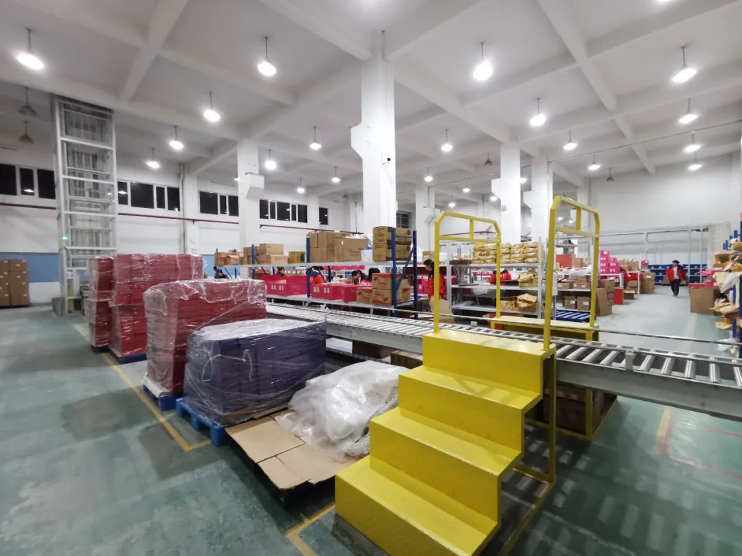 項(xiàng)目新聞 | 寶開集成·零食品牌愛哆哆自動化系統(tǒng)搬倉完成！